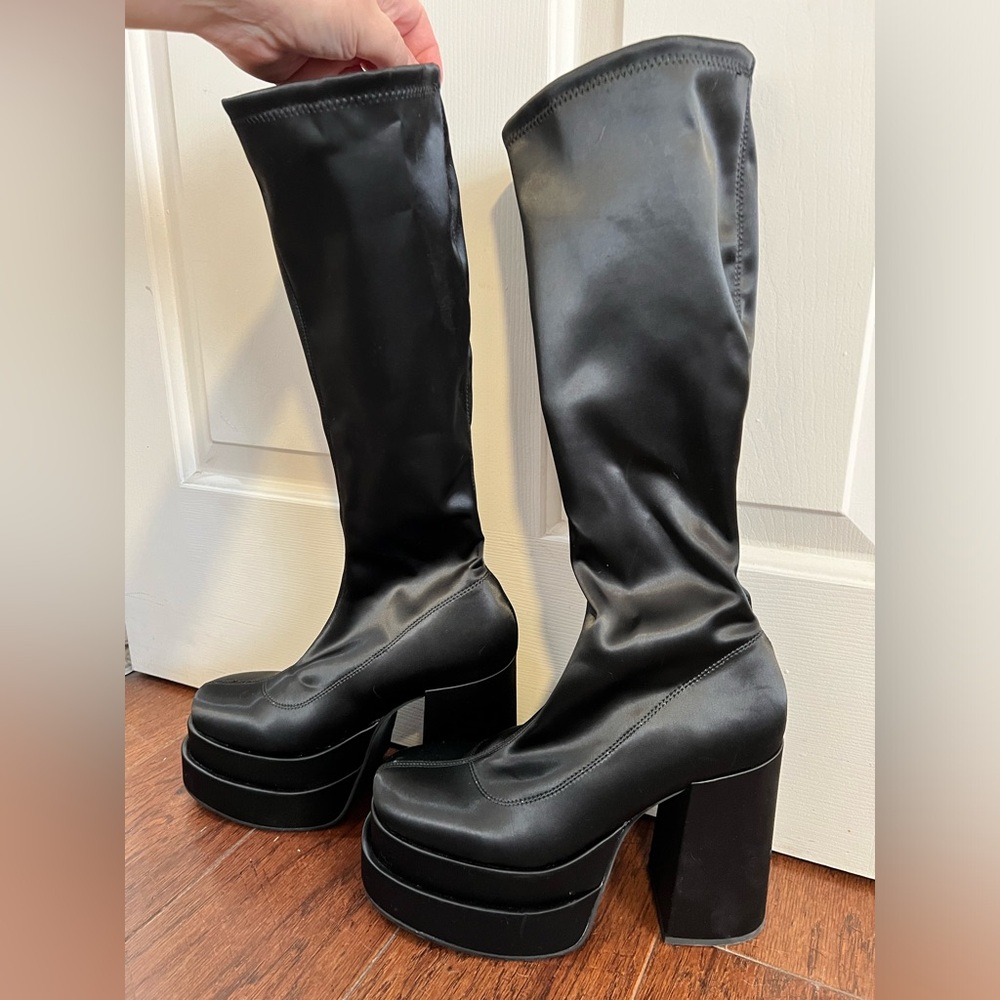Steve Madden Cypress satin boots women’s size 10 black